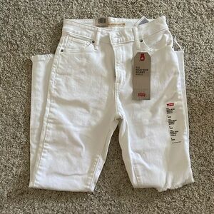 White Levi jeans